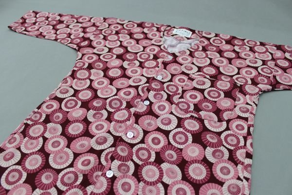 画像2: 鯉口シャツ（大人・男女兼用）【蛇の目傘尽くし/エンジ】 (2)