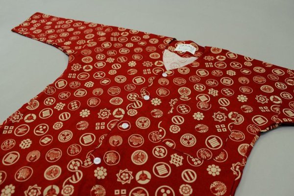 画像2: 鯉口シャツ（大人・男女兼用）【戦国武将の家紋/エンジ・赤系】 (2)