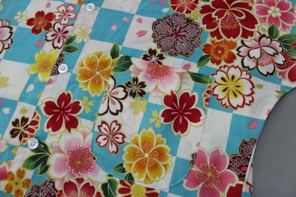 画像4: 鯉口シャツ（大人・男女兼用）【市松に桜/水色系】 (4)